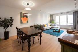    Premium 2-Bedroom Apartment in Nanjing West Road CBD with Central Air & Wall Heating