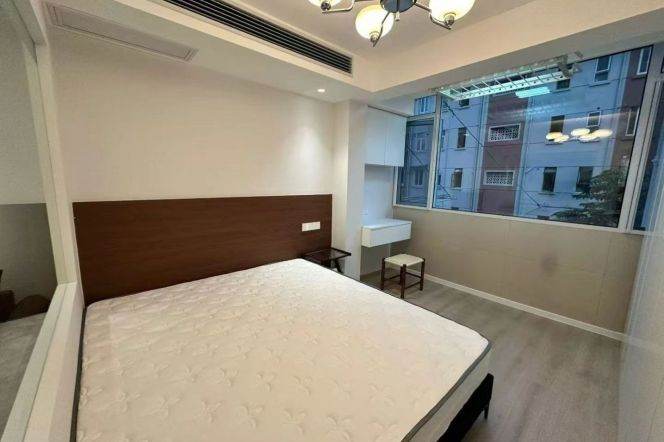 Daduhe rd/spacious 1br 1lr/bright room/NR ECNU/brand furniture,@L13/15