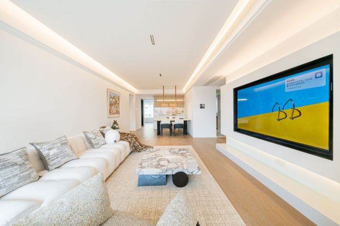  High-end 3-Bedroom Residence with Complete Brand Appliances & Full Club Facilities  