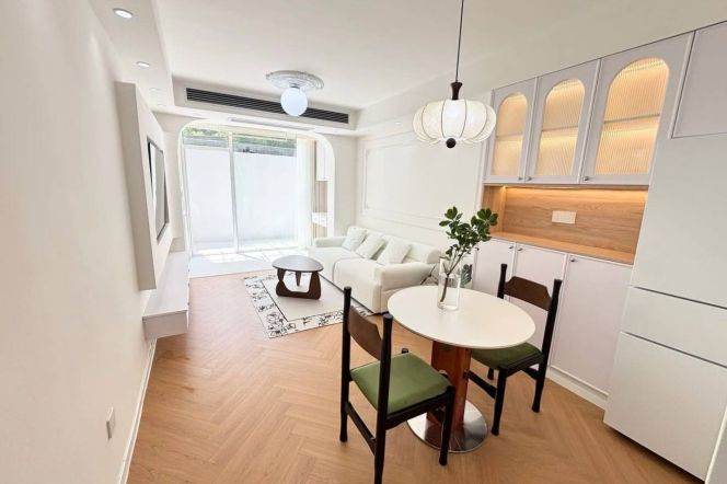 caoyang rd 1BR/big living room/big yard@L3/4/11/14