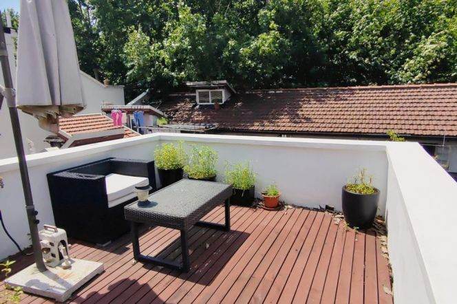 Unique 2+1  br with big terrace + floor heating near DaPuQiao +IAPM. L 9 DaPuQiao St