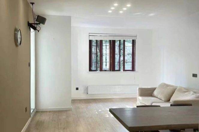  Spacious 1br apt nr Shanghai Library Line 1/7/9/10 