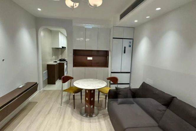 Daduhe rd/spacious 1br 1lr/bright room/NR ECNU/brand furniture,@L13/15