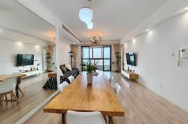New Westgate Garden，Xintiandi, Laoximen Station of Lines 8-10 subway, 3-bers apartment