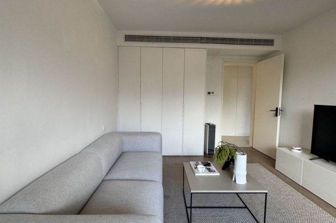 Spacious 1BR Apt +Green view | Anfu rd & Wukang rd | 6F Elevator | Good view