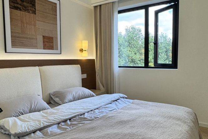 Spacious 2Br-2bathr Apt +huge balcony | Anfu rd & Wukang rd | Good view