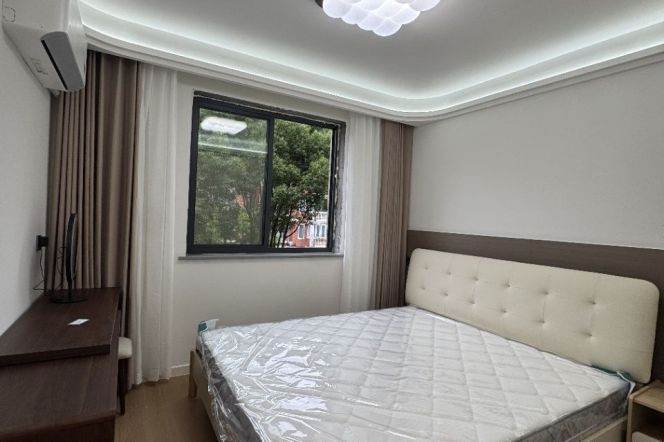 Minhang area/Modern 2br 2lr/Brand new/bright room,Hechuan rd@L9