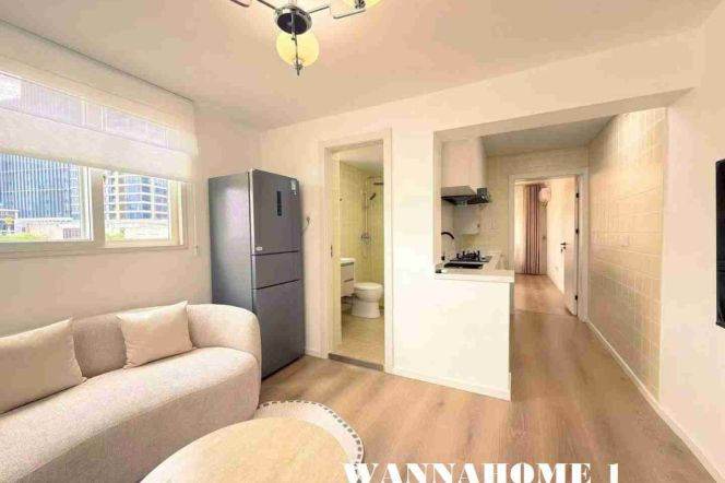 Spacious&Modern&Really Bright 1Bdr 1Bath Apt+5F Walk Up+L2/11 Jiang Su Rd+Large Storage