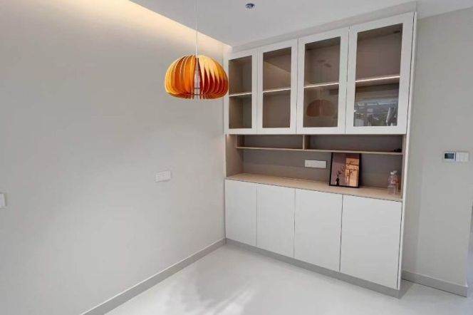 Nice yard+spacious 1br 2lr/bright room/cozy&clean,West yan'an rd@L3/4