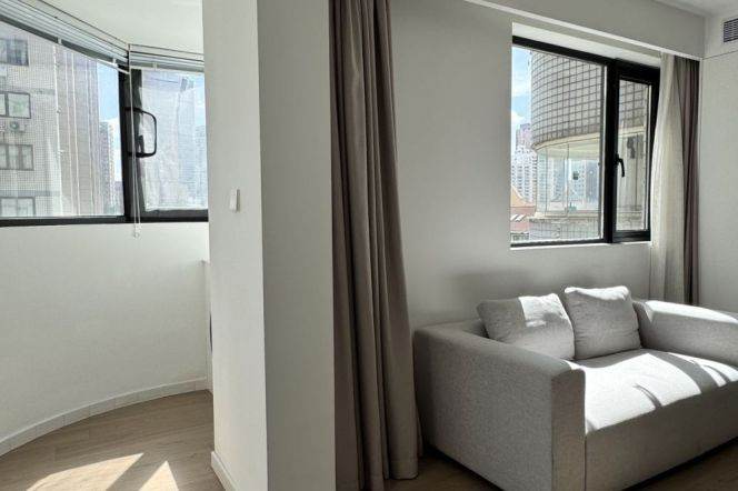 Spacious 2BR Apt | Anfu rd & Wukang rd | 6F Elevator | Great sunshine