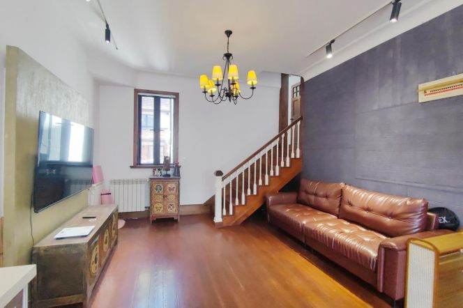 Unique 2+1  br with big terrace + floor heating near DaPuQiao +IAPM. L 9 DaPuQiao St