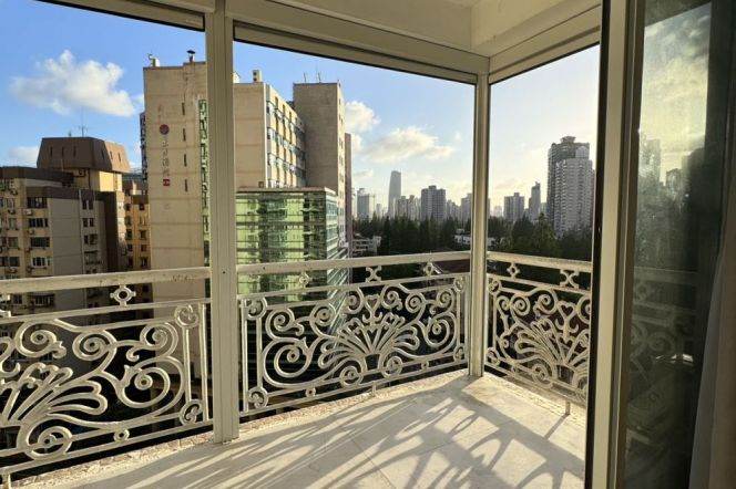 Chez Moi /Jing'an /2Br+open balcony /Jiangsu rd L2&11/Good compound