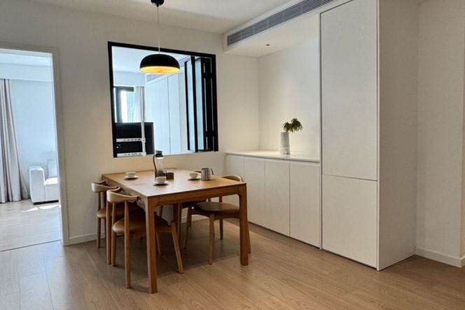 Spacious 2BR Apt | Anfu rd & Wukang rd | 6F Elevator | Great sunshine