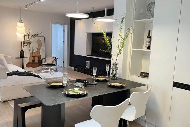 Super Modern 3BR 2BA 150m² Old Apt w/Outdoor on W.Jianguo Rd