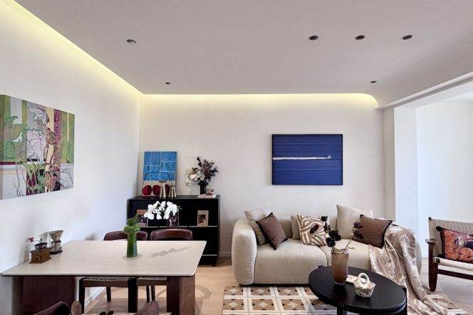 1Bdr 1Bath Apt/Spacious&Modern Line 3/4 W Yan'an Rd/large closet/nice compound/parking