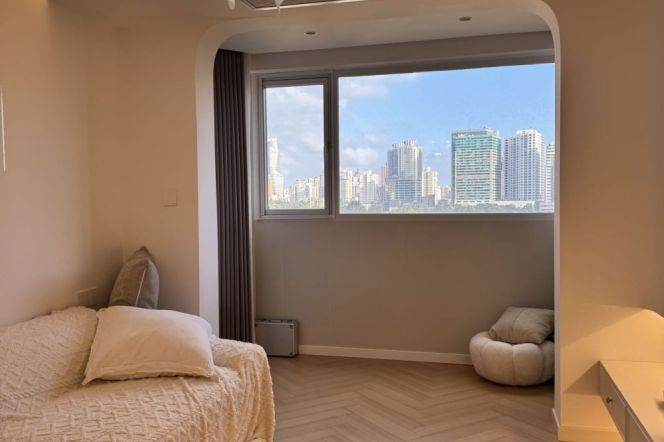 Spacious 1Br+green view +elevator | Suzhou Creek | Zhongshan Park Metro L2/3/4