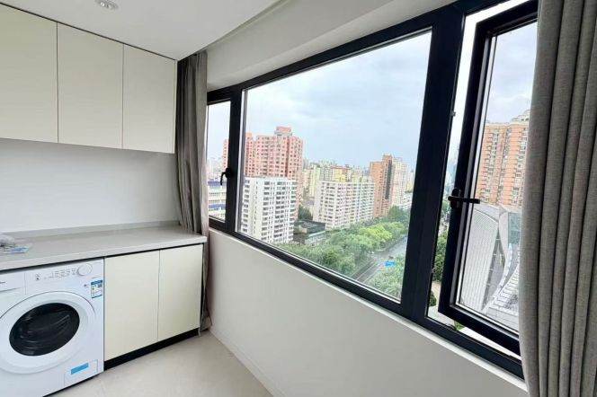 Cozy&Bright 1Br with nice view @ L9/12 Jiashan rd station