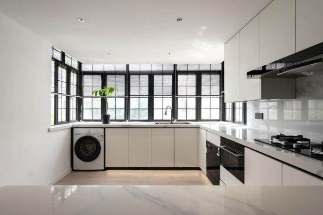 Super Modern 3BR 2BA 150m² Old Apt w/Outdoor on W.Jianguo Rd