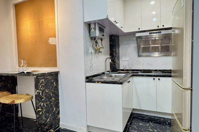1 br near L10/L11 jiaotong uni station