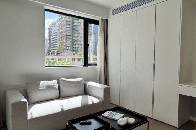Spacious 2BR Apt | Anfu rd & Wukang rd | 6F Elevator | Great sunshine