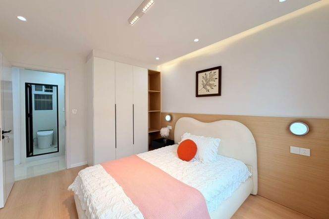 Pudong area/modern 1br 1lr/double south/big living room,Century Avenue@L2/4/6/9