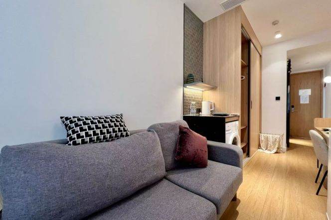 1Studio near line 8 and convenient to Tongji University can long and short term lease