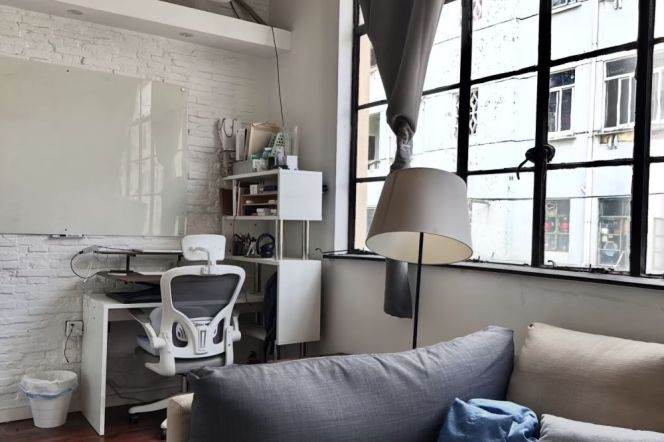 Exclusive Apartment-1bed - Bright- Cosy - convenient location- Quiet room -Line 9/12 Jiashan 