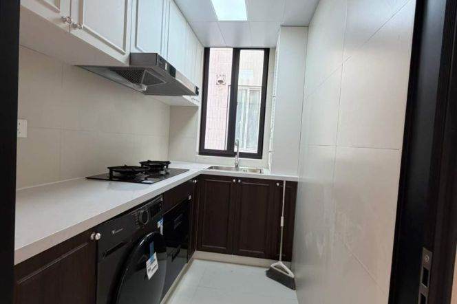 xujiahui elevator 2BR/big living room@L1/4