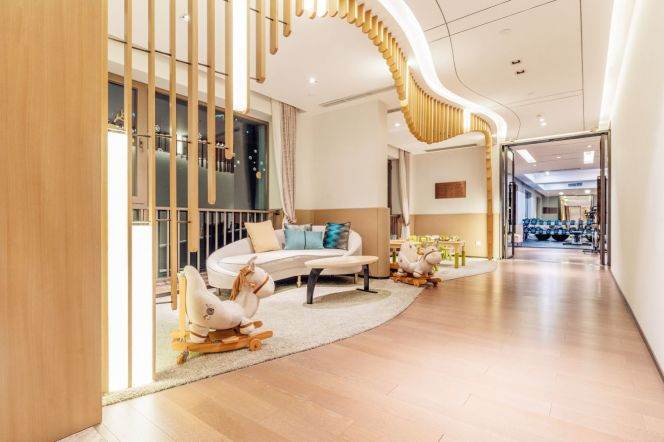 serviced 2brs nr ECNU with walking distance to line 3/4/7