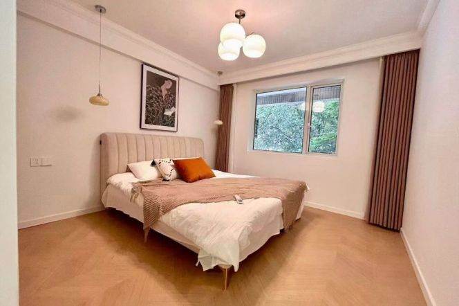 3br 150sqm nr Jing an temple& Wuding rd station line 14 for long&short rental