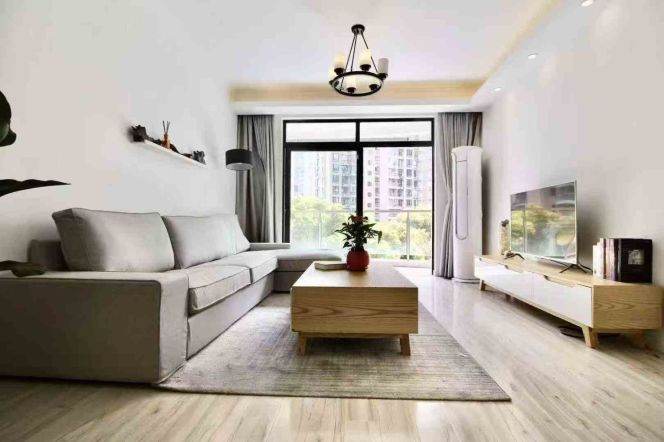 Nice Balcony 2br/2bt Flat in Regent Garden