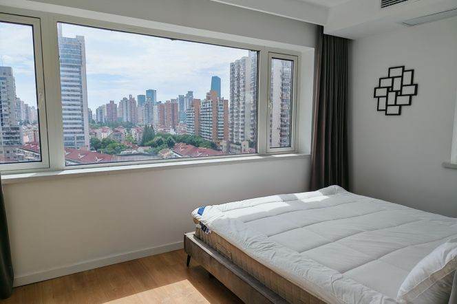 Quality 3Br 2Bt wt Balcony,open kitchen near Changle rd,yuyuan rd