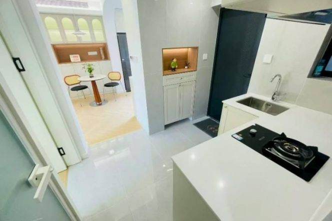 Nice one bedroom apt+Floor heating+central AC+Oven @Line7 Changping Rd