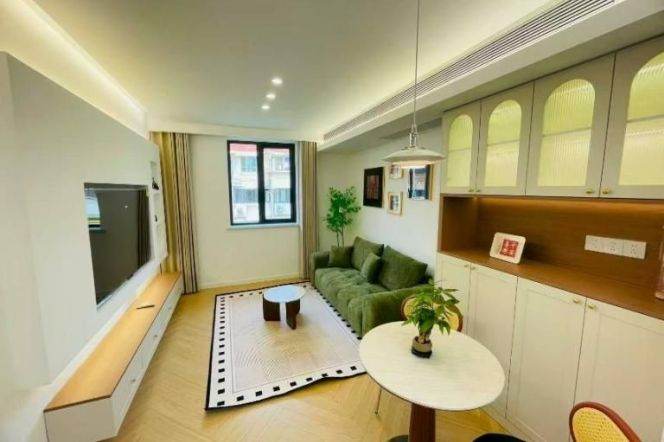 Nice one bedroom apt+Floor heating+central AC+Oven @Line7 Changping Rd