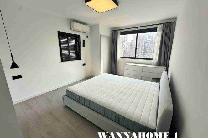 Modern&Spacious 2Bdrs 1Bath Apt+Yan Ping Rd+L14 Wu Ding Rd Metro+Stunning View 