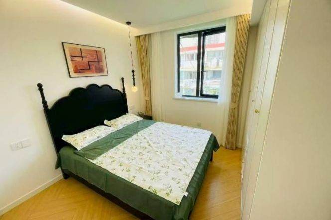 Nice one bedroom apt+Floor heating+central AC+Oven @Line7 Changping Rd