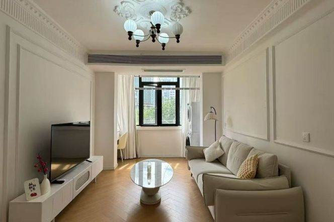 hongqiao rd station one bedroom
