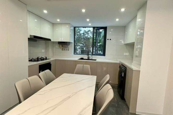 2 Brs with Yard, Floor heating/Central ac/Oven/Dish washer, 110 sqm @ Jingan temple L2&7