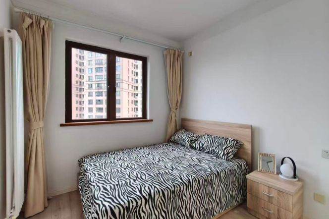 3 Brs, 2 Baths, Balcony/Wall heating/Oven/Dryer, 150 sqm @ Laoximen station L8&10