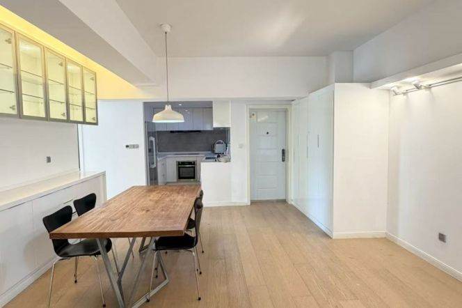 Elevator 3br/2bt Flat in Regal Garden