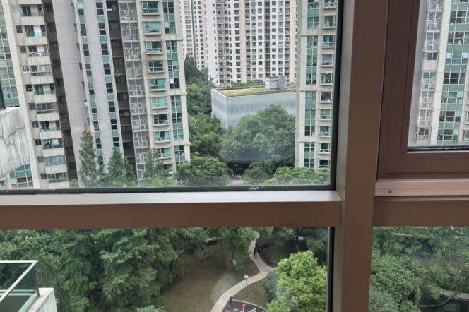 8 Park Avenue，First-time rental. Includes the swimming pool in the fitness center.L7-13 
