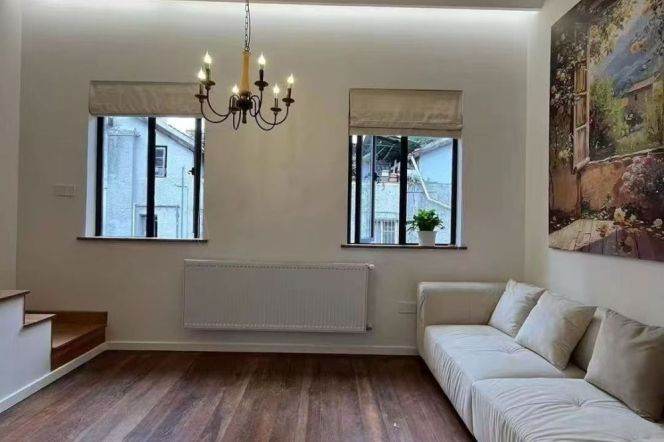 Classic 3+1BR 2BA Old House w/Terrace nr Zhaojiabang Rd Station