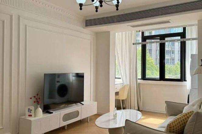 hongqiao rd station one bedroom