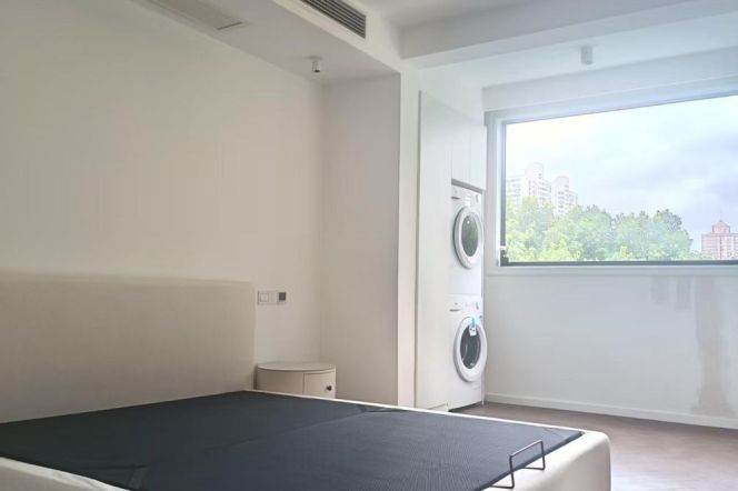 Brand new 1br elevator apt with floor heating nr Jiaotong University M10&11 