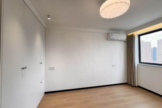 Pudong 180 sqm 3 br Apt/huge living room &oven 19K
