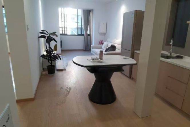 Cozy 1Br with nice dec @L9 Dapuqiao rd 