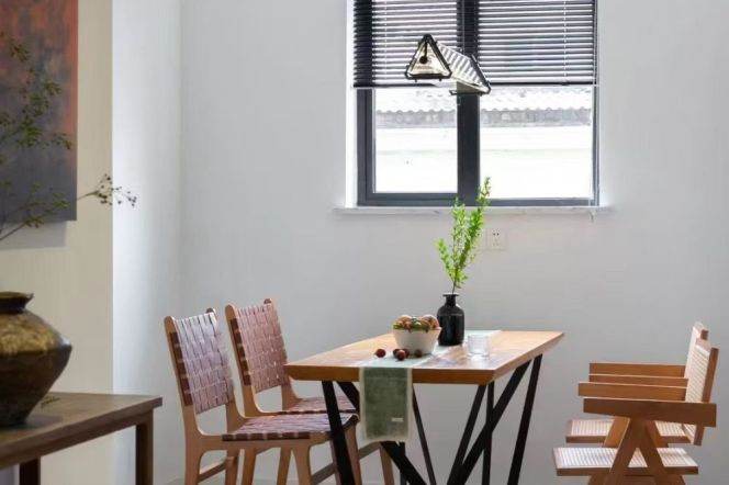 Spacious Duplex 3-Bedroom Home with Large Outdoor Balcony, Central Air & Heating