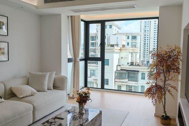 Suzhou Creek,changshou rd brand new&quality 1Br,french window