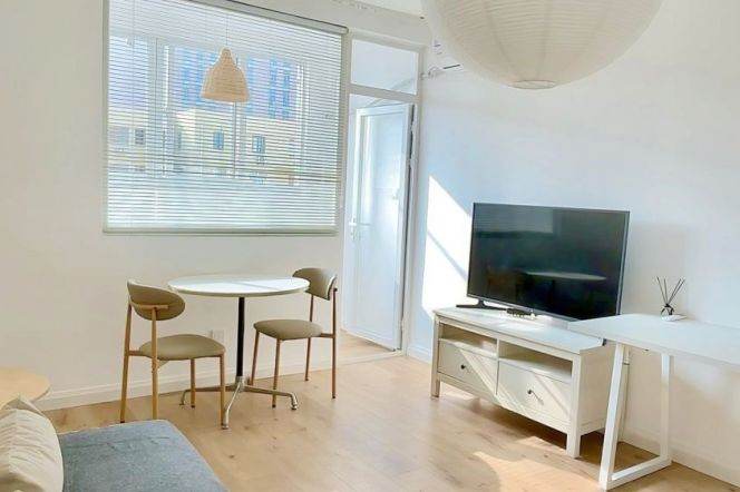 Valuable Highrise Spacious 1BR with Walk-in Closet 10.8K 