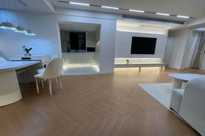 Changshou rd 115 sqm 2 br Apt &floor heating &oven 13.8K